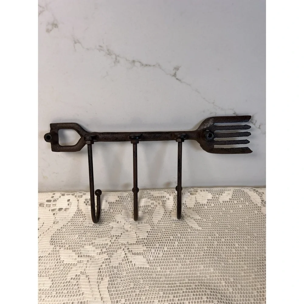 Cast Iron Garden Fork Wall Hook Rack 3 Hooks Farmhouse Rustic Brown Decor